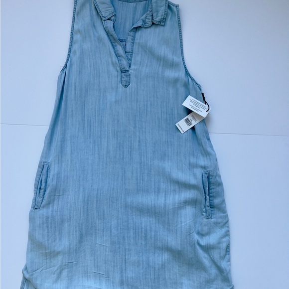 Light Blue Sleeveless Denim Dress - Picture 2 of 5